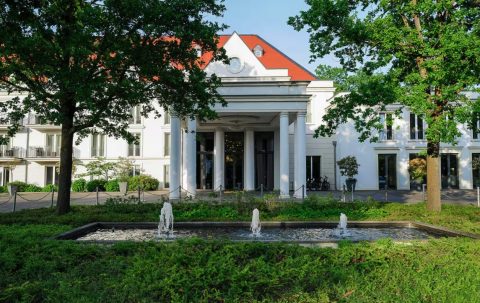 View Full Details for Graf-zu-Ysenburg-und-Büdingen-Platz 1, Graf-zu-Ysenburg-und-Büedingen-Platz 1, 63263 Neu-Isenburg